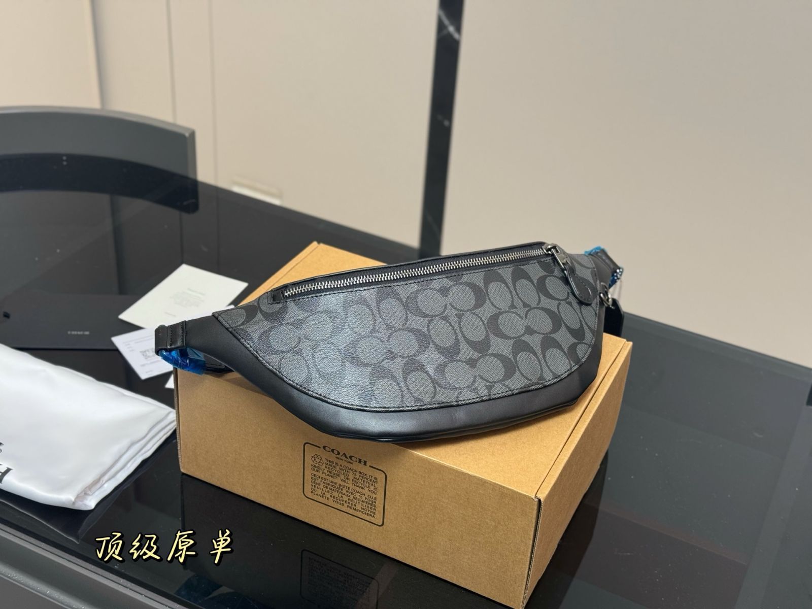 【今日特価】COACH クーチ チェストバッグ 斜? / 単肩両用