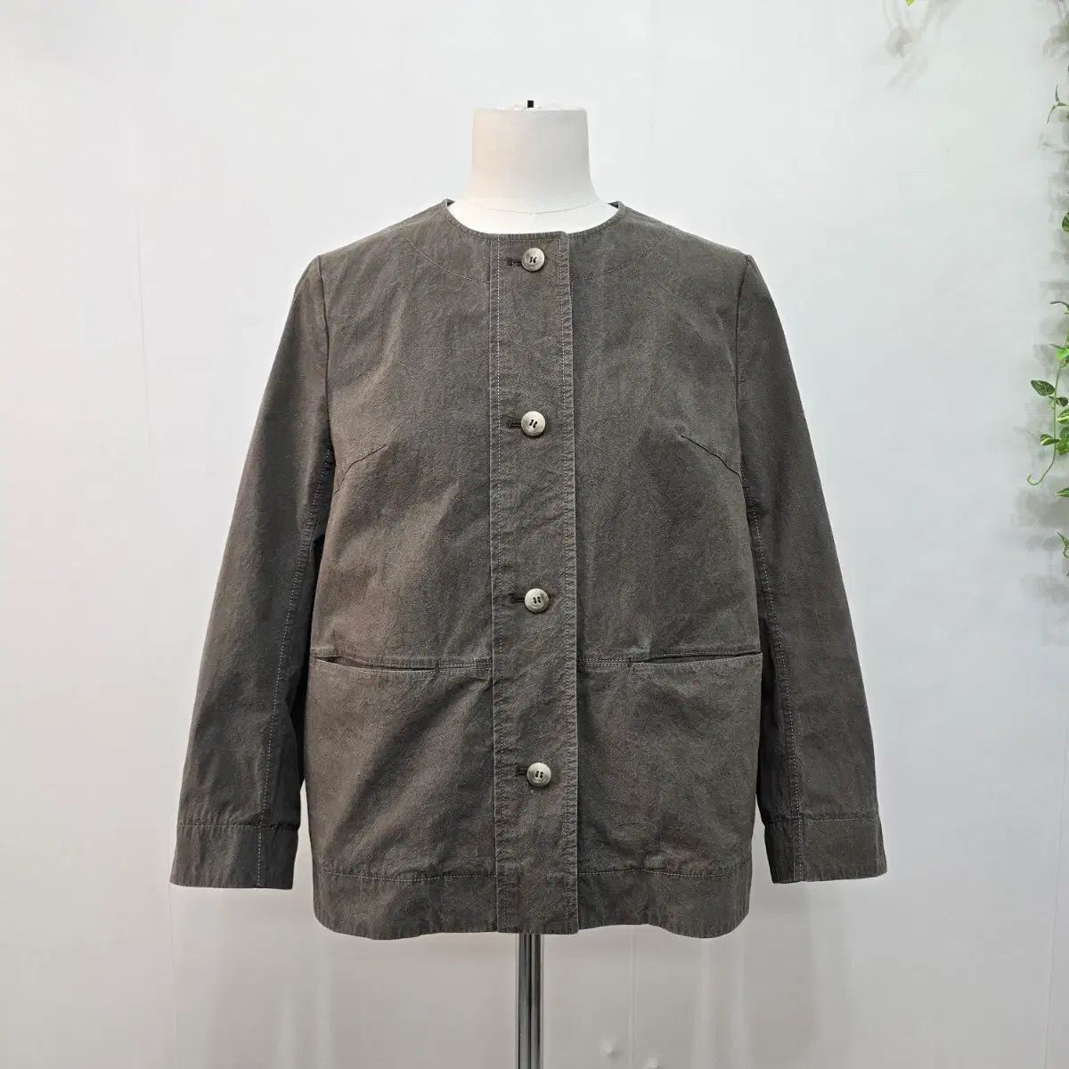 isaeイセ 22'SS ラウンドネック ボタン ジャケット