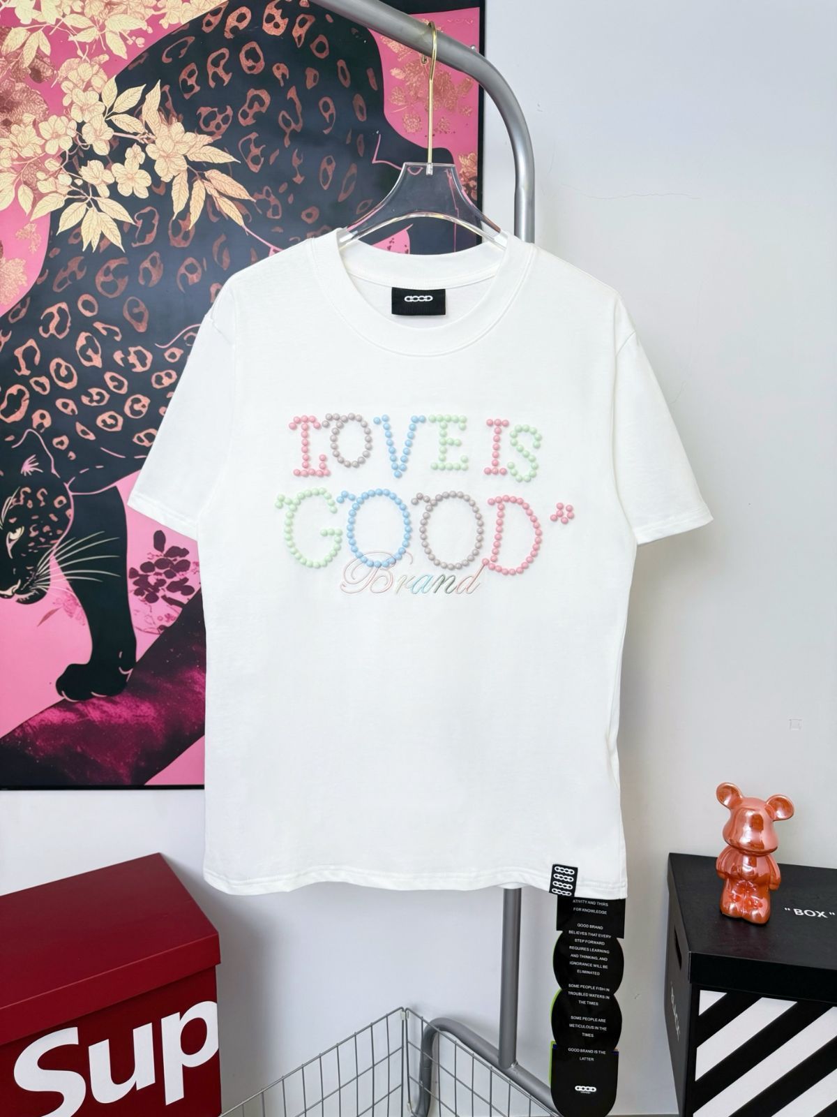 【今日特価】GOODBRAND マルチカラービーズ刺繍 T シャツ