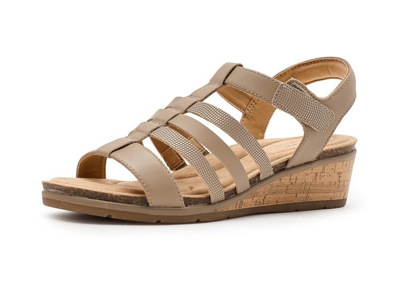 クラークス レディース シューズ ヒール Clarks Kacha Step Taupe Leather トープ