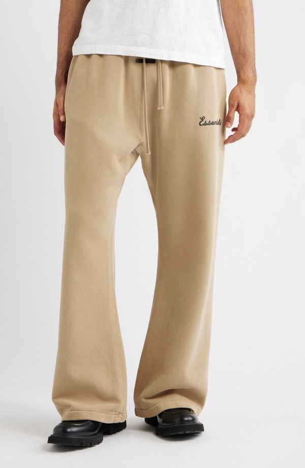 フィアオブゴッド メンズ ボトムス カジュアルパンツ フレア スウェットパンツ ロゴ Fear of God Essentials Classic Fitraining Logo Flare Leg
