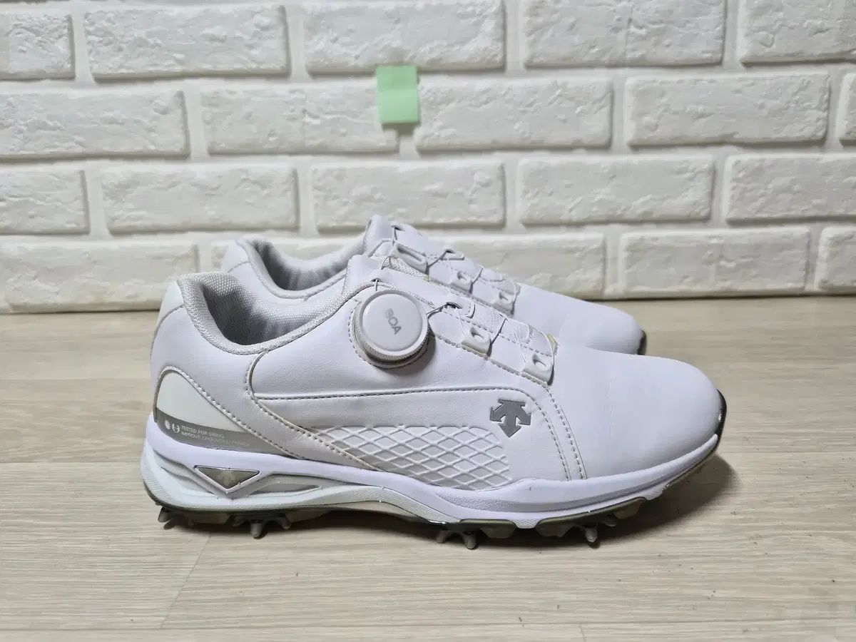 特別価格デサント防寒GOLFシューズDESCENTEゴルフブーツ24.5 特別
