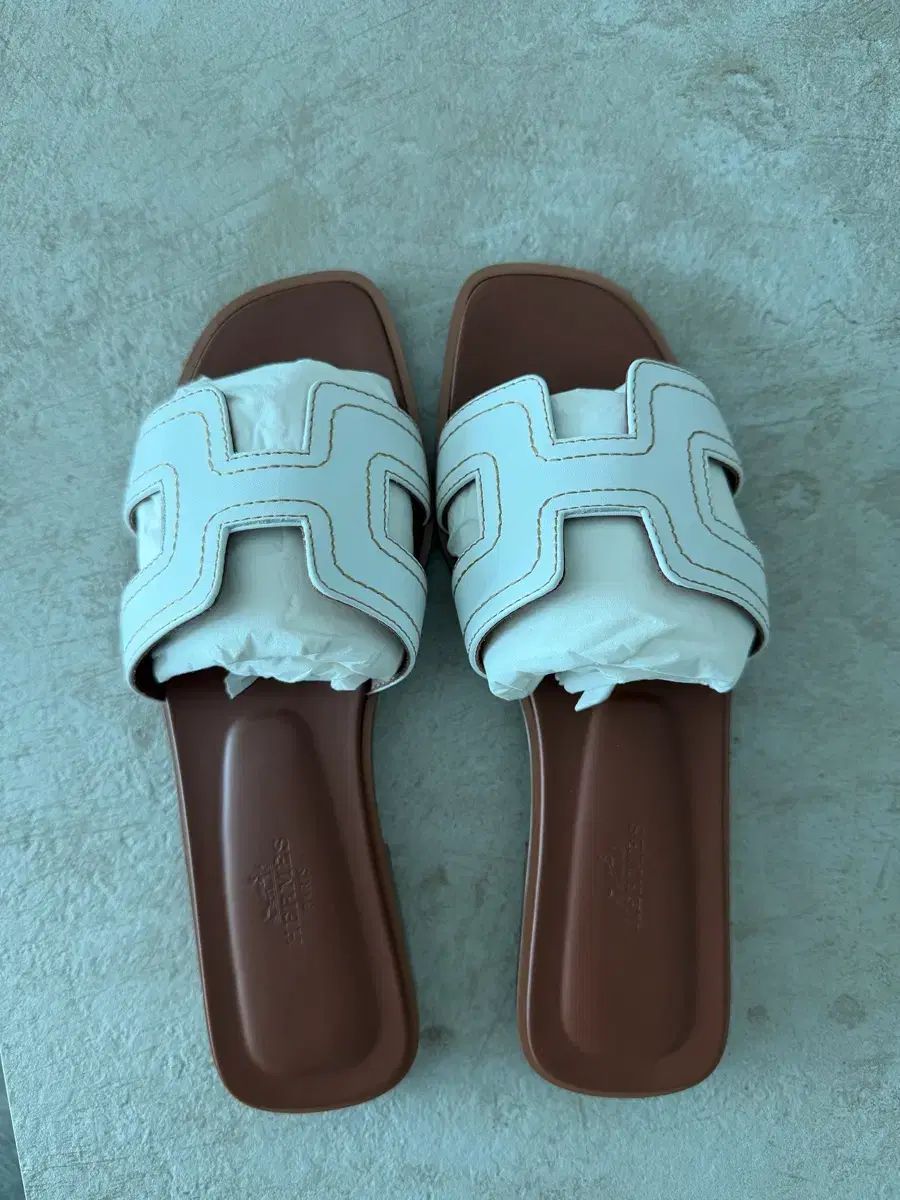 Hermes エルメス オラン サンダル 白 サイズ 37