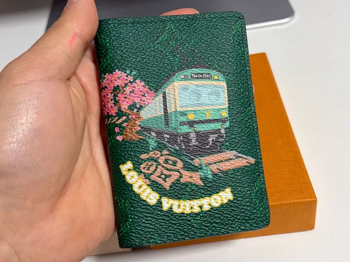 Louis Vuitton ルイヴィトン ポケットオーガナイザー 二つ折り財布 出品