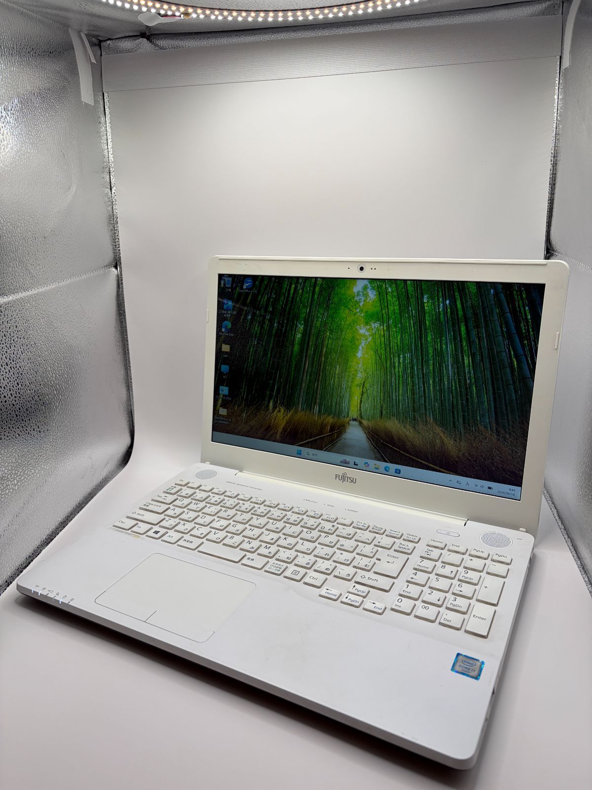 FUJITSU/ノートパソコン/FMVA50XWP/Windows11 Home/Core i7-6700HQ/8GB/SSD256GB/Webカメラ有/DVDマルチ
