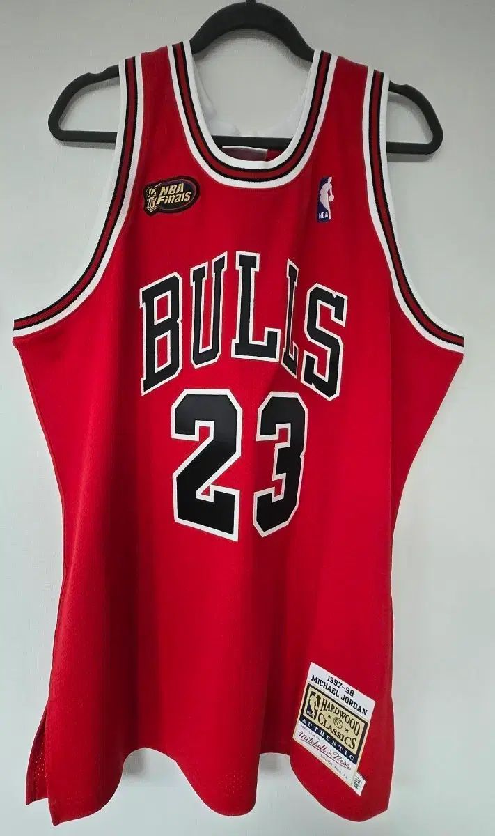 ミッチェルアンドネス XL ジョーダン ブルズ 98 ファイナル HARDWOOD CLASSIC NBA アセンティック 出品