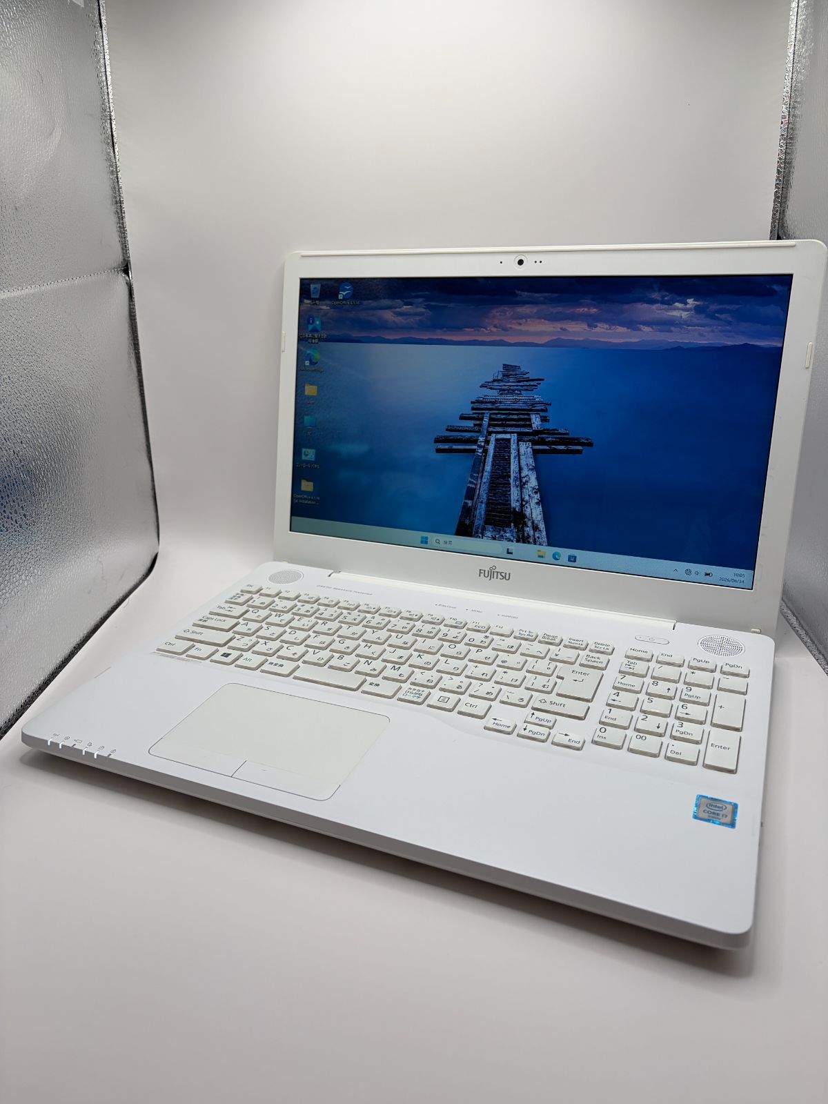 FUJITSU/ノートパソコン/FMVA50A3WP/Windows11 Home/Core i7-6700HQ/8GB/SSD256GB/Webカメラ有/DVDマルチ