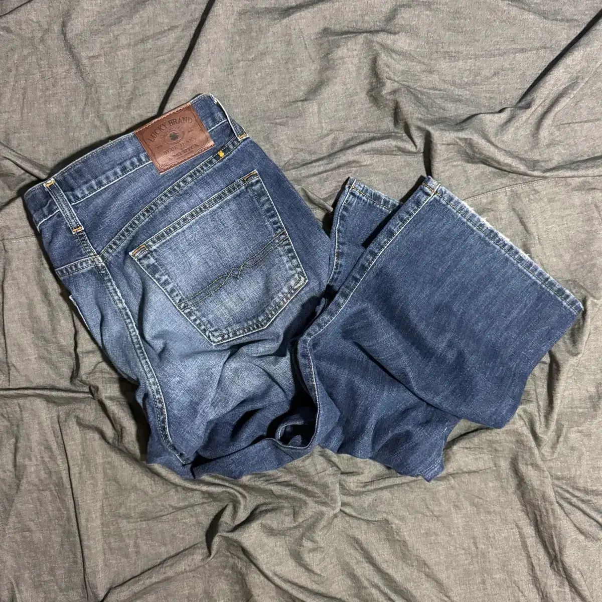 Lucky Brand 181 ストレートジーンズ サイズ 33X30