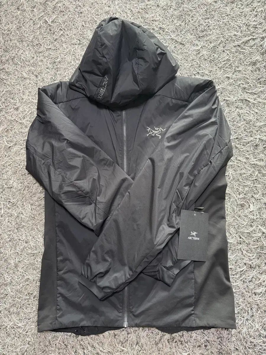 ARC'TERYX アークテリクス Atom（アトム）フーディー ブラック Mサイズ 出品