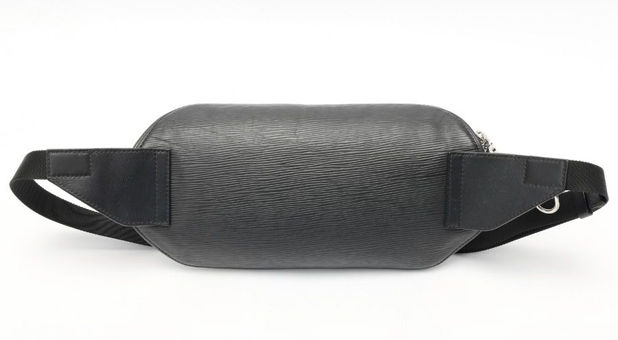 ルイヴィトン / LOUIS VUITTON LV サークル バムバッグ / ボディバッグ