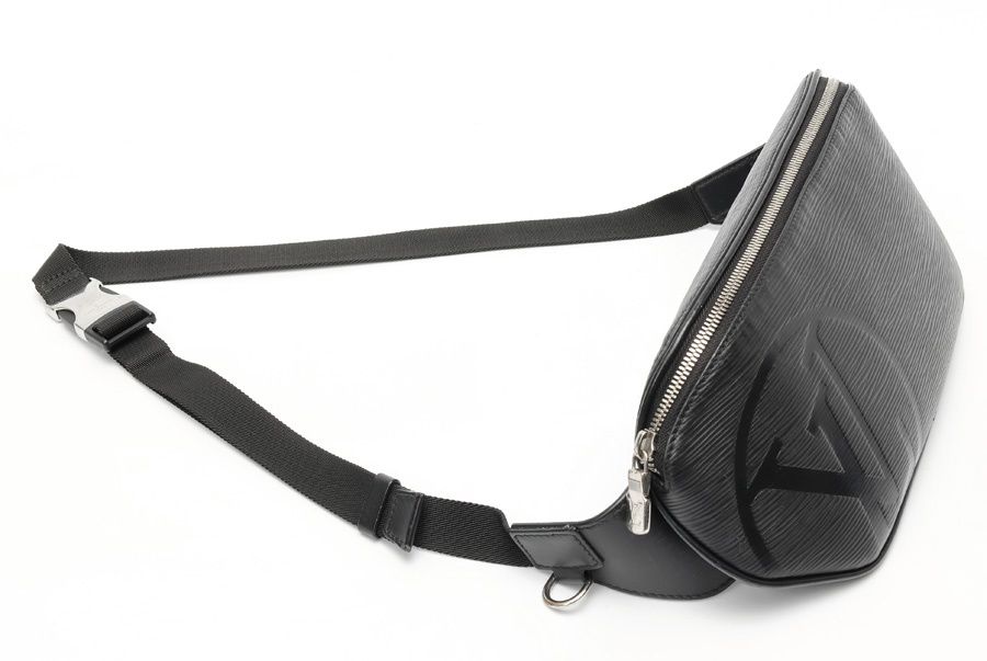 ルイヴィトン / LOUIS VUITTON LV サークル バムバッグ / ボディバッグ