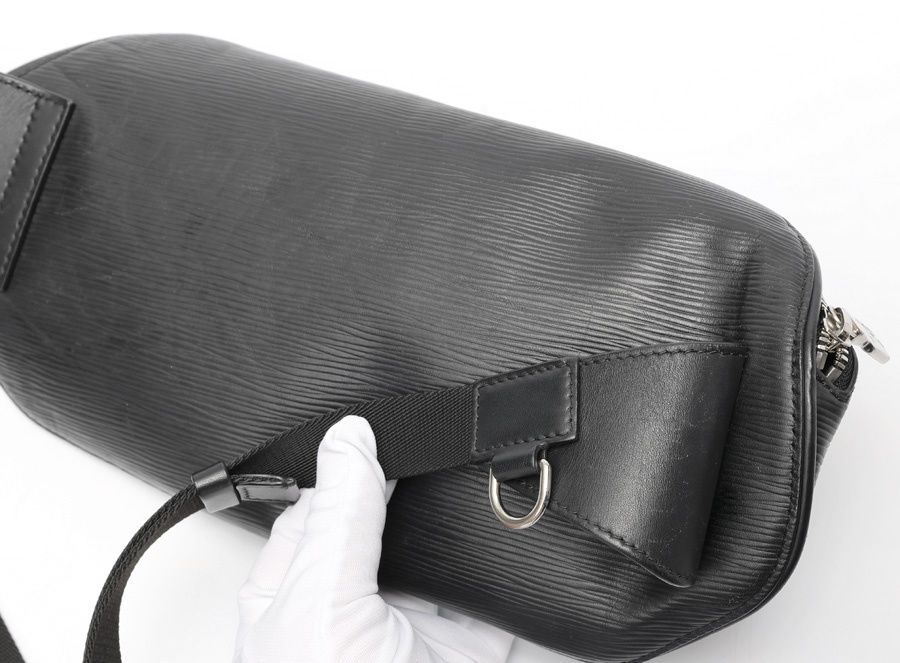 ルイヴィトン / LOUIS VUITTON LV サークル バムバッグ / ボディバッグ
