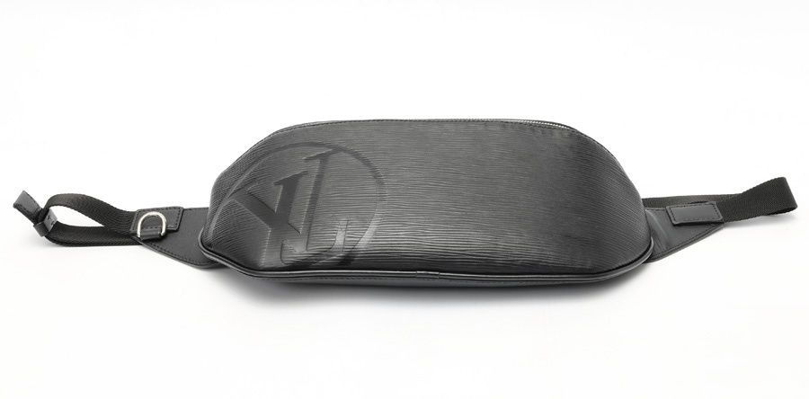 ルイヴィトン / LOUIS VUITTON LV サークル バムバッグ / ボディバッグ