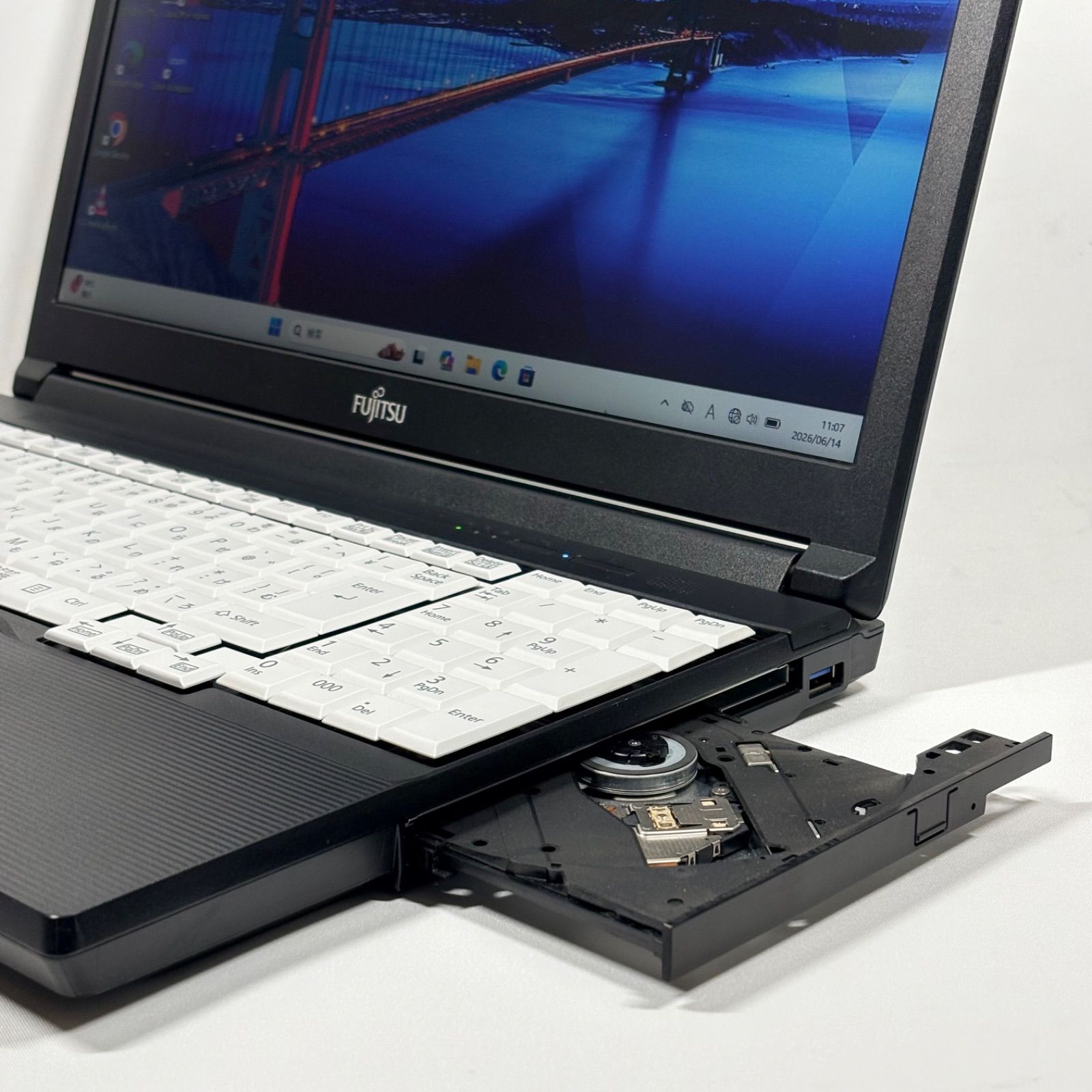 Windows11 Corei5 第8世代 SSD256GB 富士通 - メルカリ
