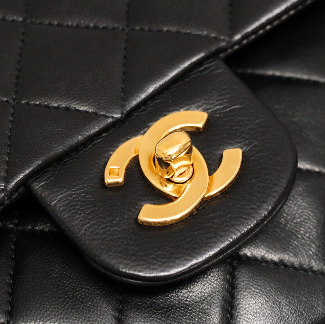 シャネル CHANEL マトラッセ25 ダブルフラップ チェーンショルダー