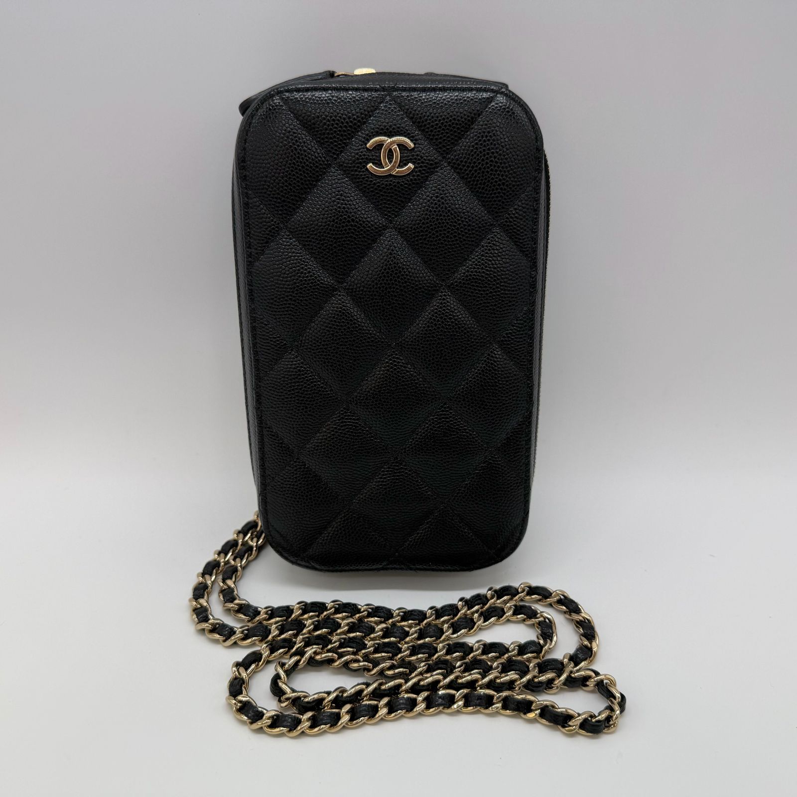 【鑑定済み】CHANEL シャネル　キャビアスキン　フォンケース　ゴールド金具　27番台　