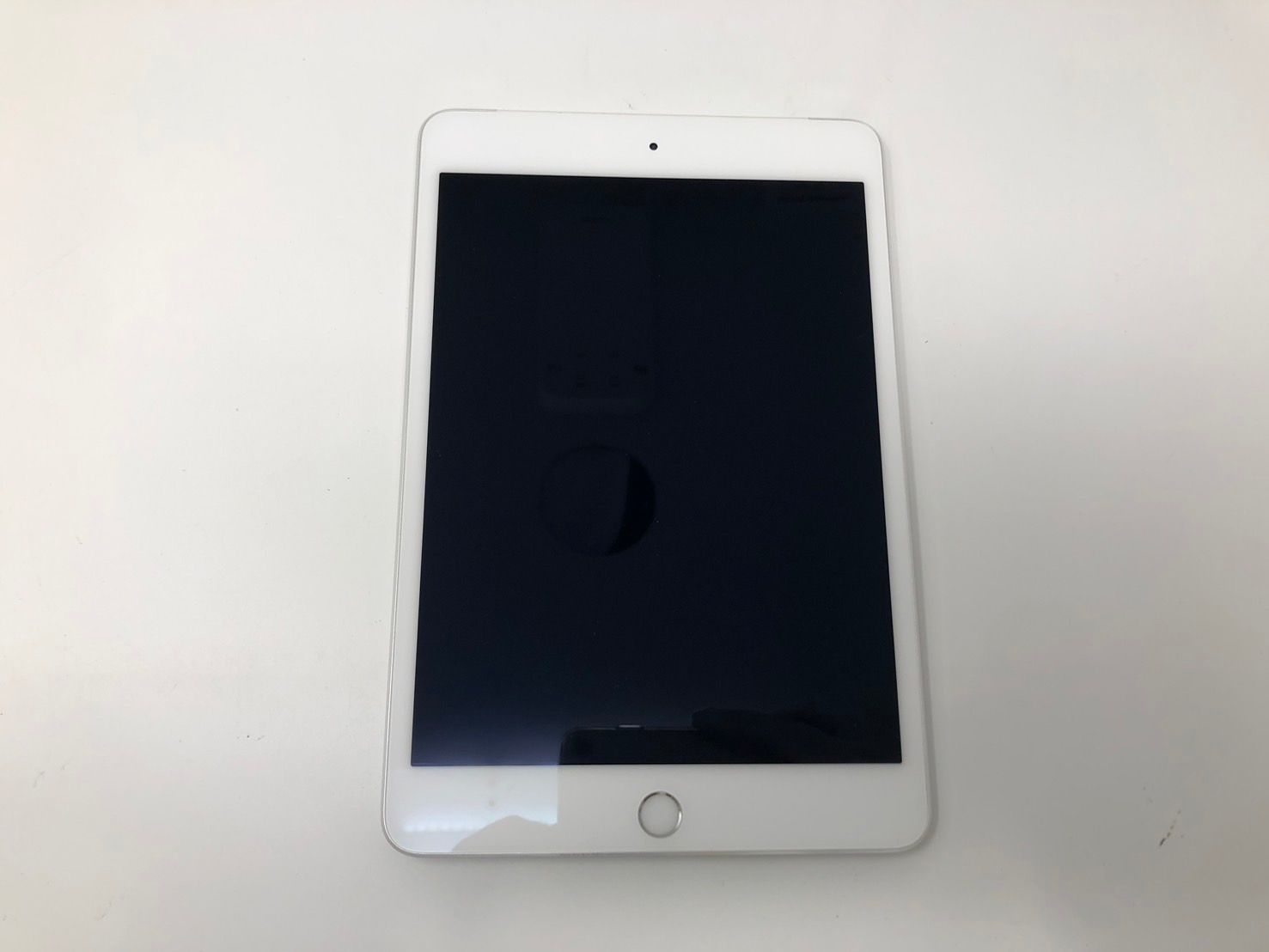 iPad mini 4 128GB docomo 中古本体のみ - メルカリ