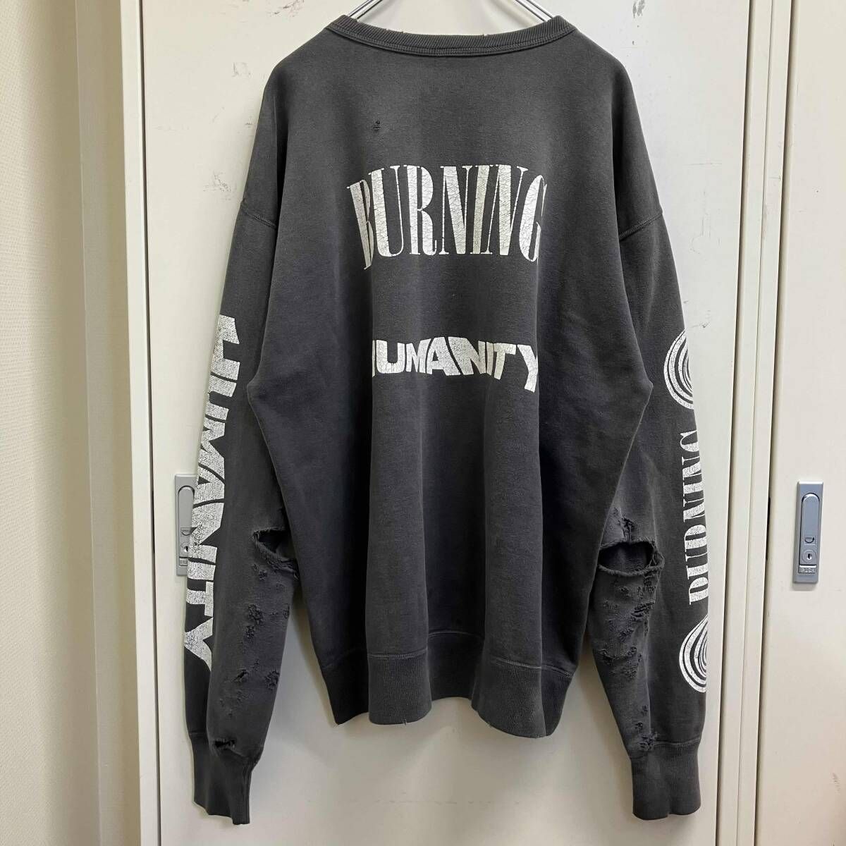 23SS SAINT MICHAEL スウェット damage Crew Sweat Burning SM-S23 