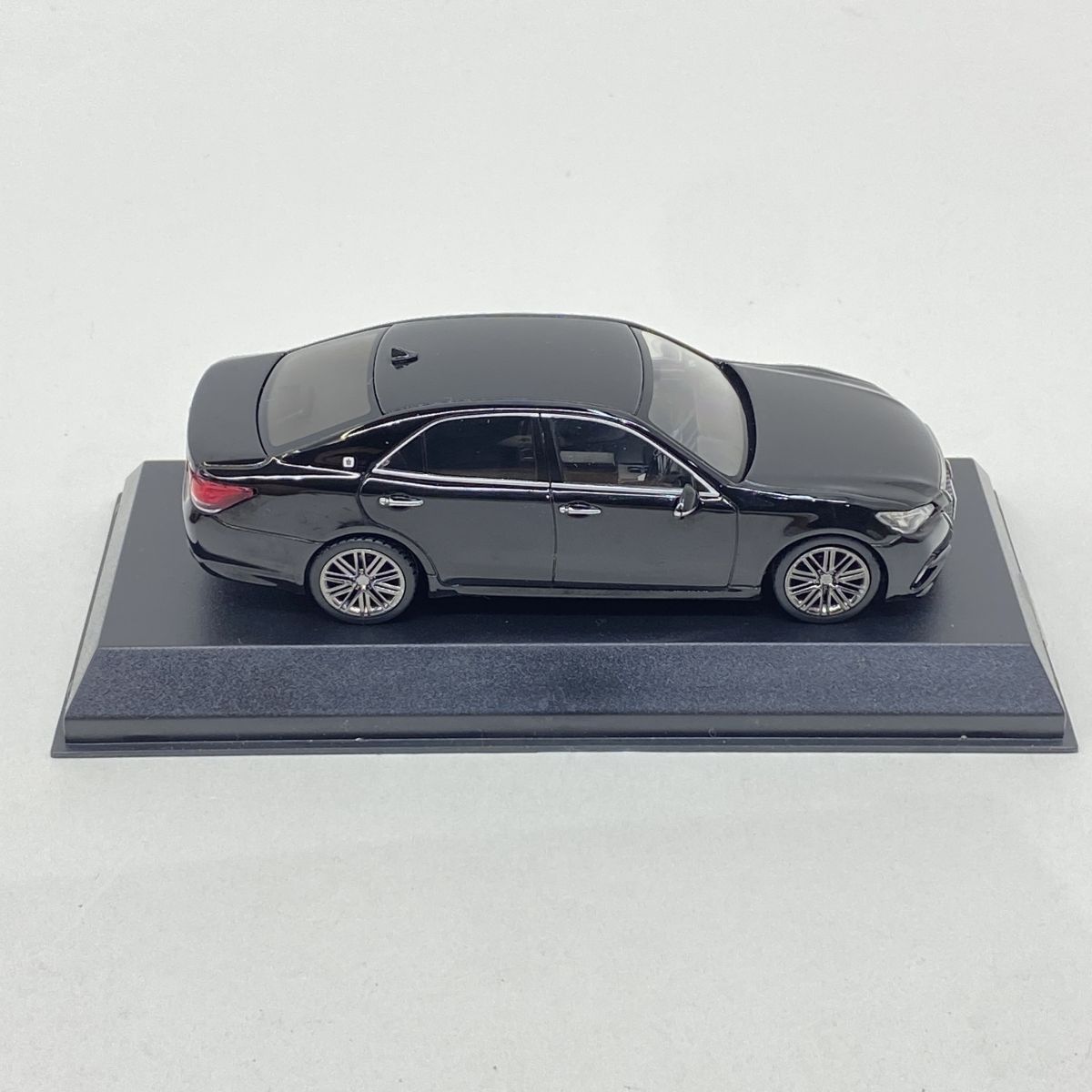 CAR・NEL 1/43 トヨタ クラウン 3.5 アスリート S (GRS214) 2016