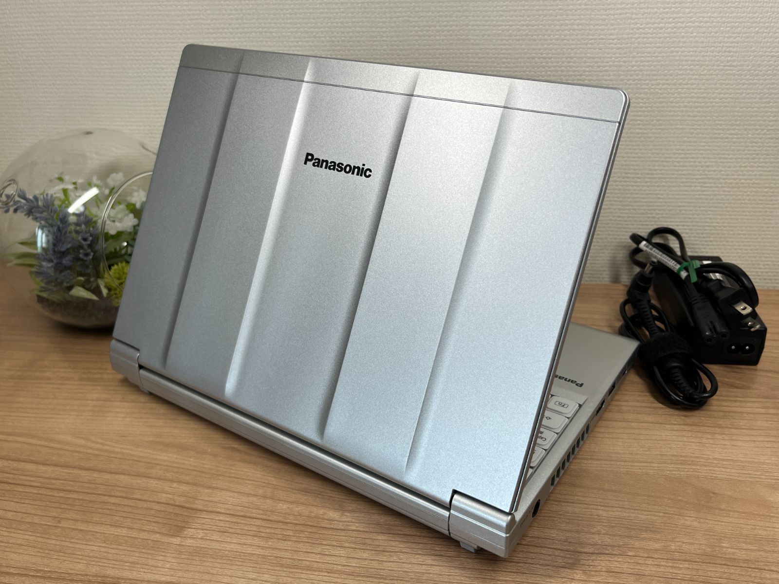 極美品＞ 03267 軽量 Panasonic レッツノート CF-SV8 8GB/SSD256 i5