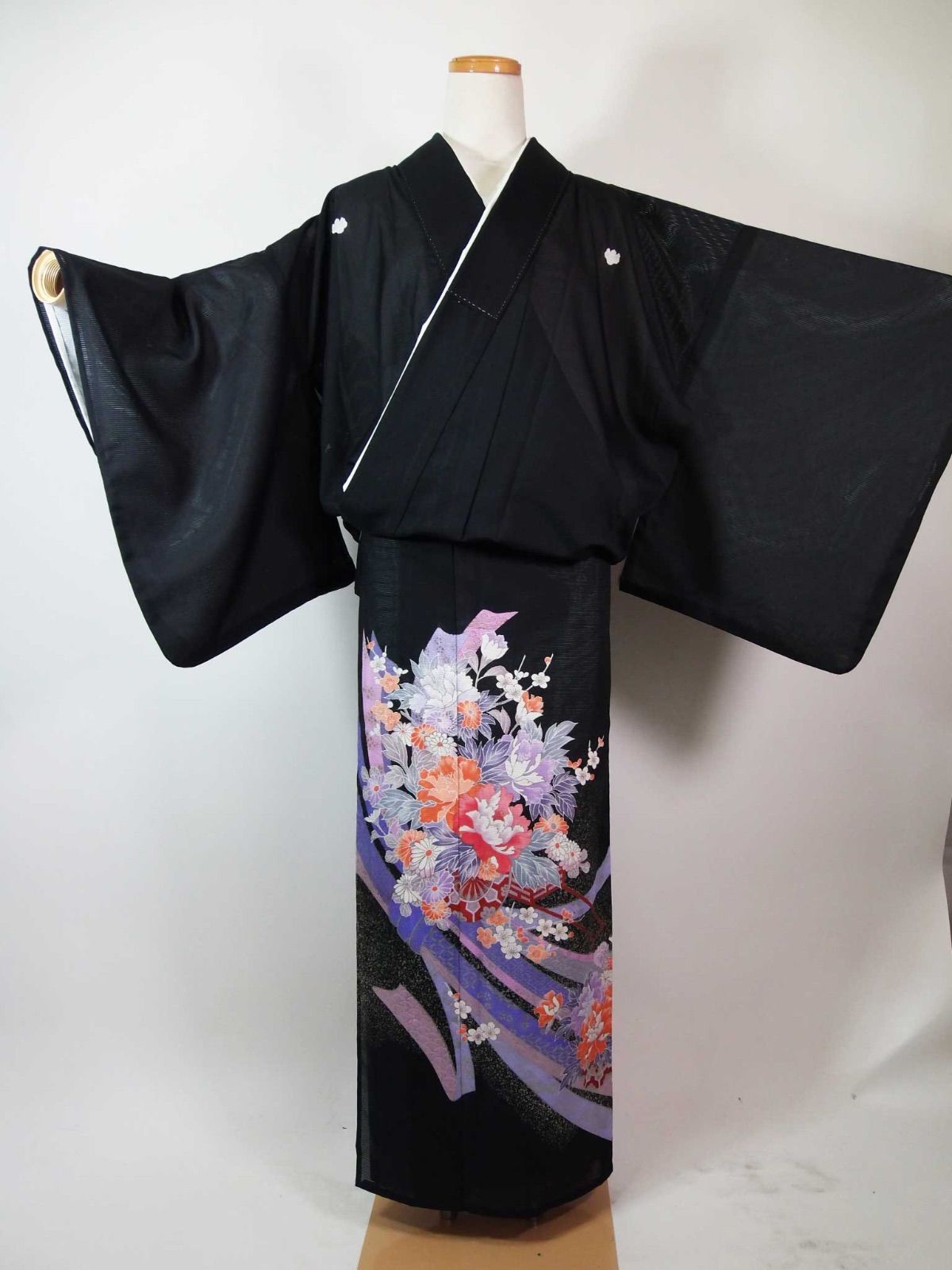 豪華絢爛 洗える夏黒留袖 駒絽 花車文様 銀彩 比翼仕立て 袖襦袢付