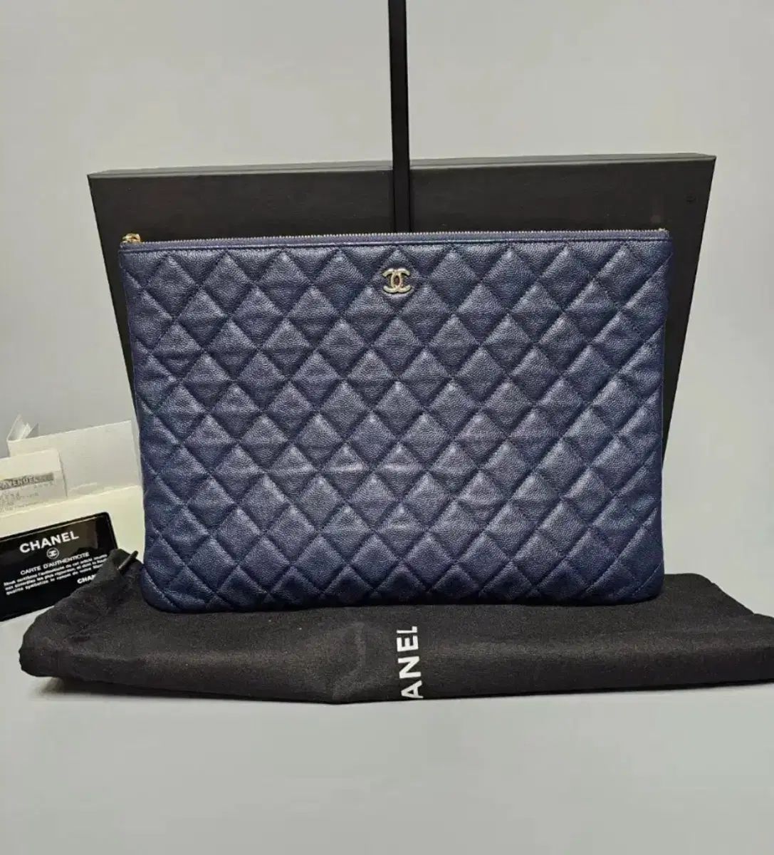 シャネル CHANEL クラシック キャビア ゴールド クラッチバッグ large チュール large ネイビー 29番台
