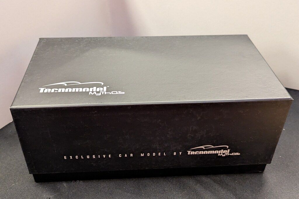 Tecnomodel 1/18 Aston Martin DP 214 Le Mans 24h 1964 car #18　M.Salmon - P.S
