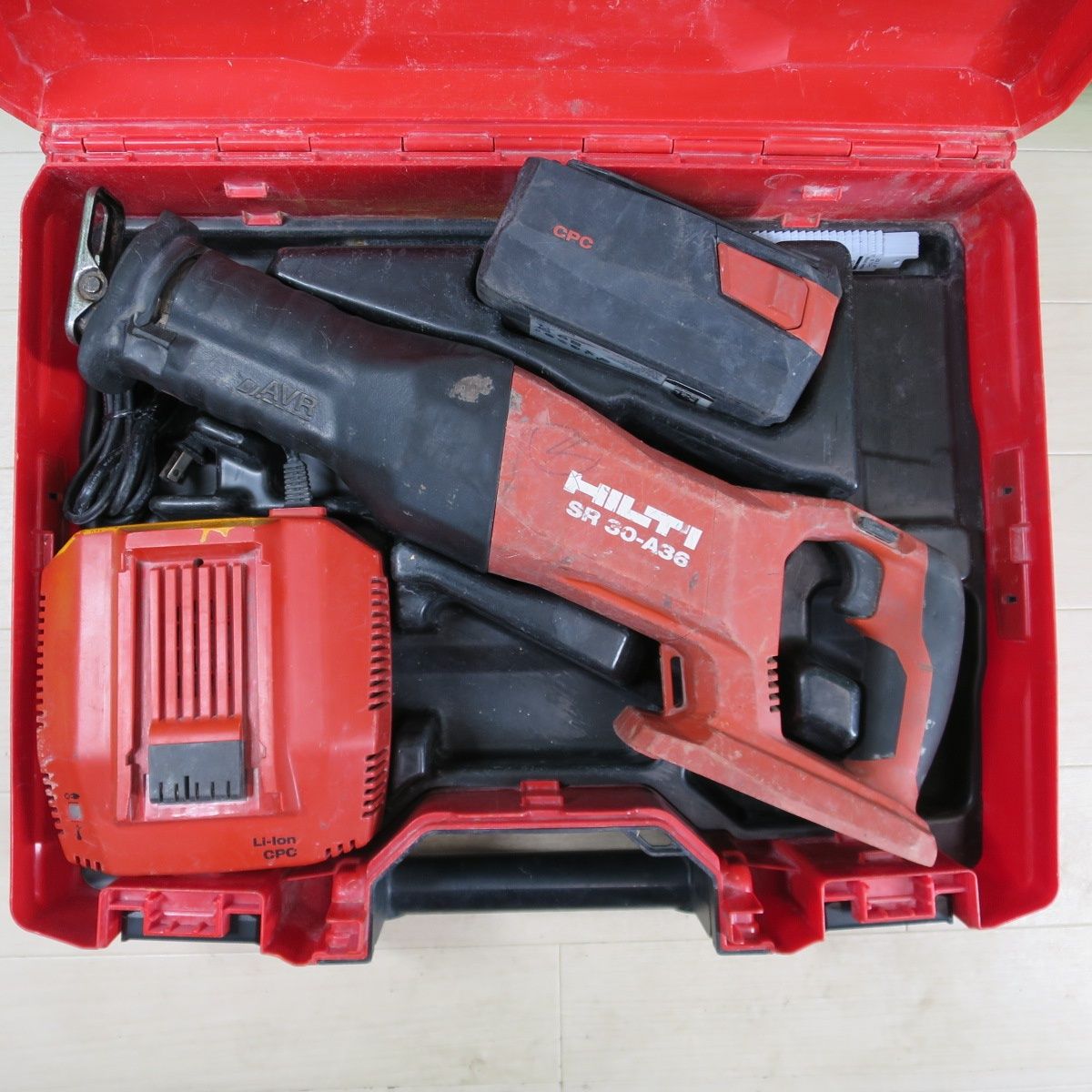 [送料無料] 替刃付き☆HILTI ヒルティ 充電式 レシプロソー SR 30-A36 電動 工具 切断機 セーバーソー セーバソー☆