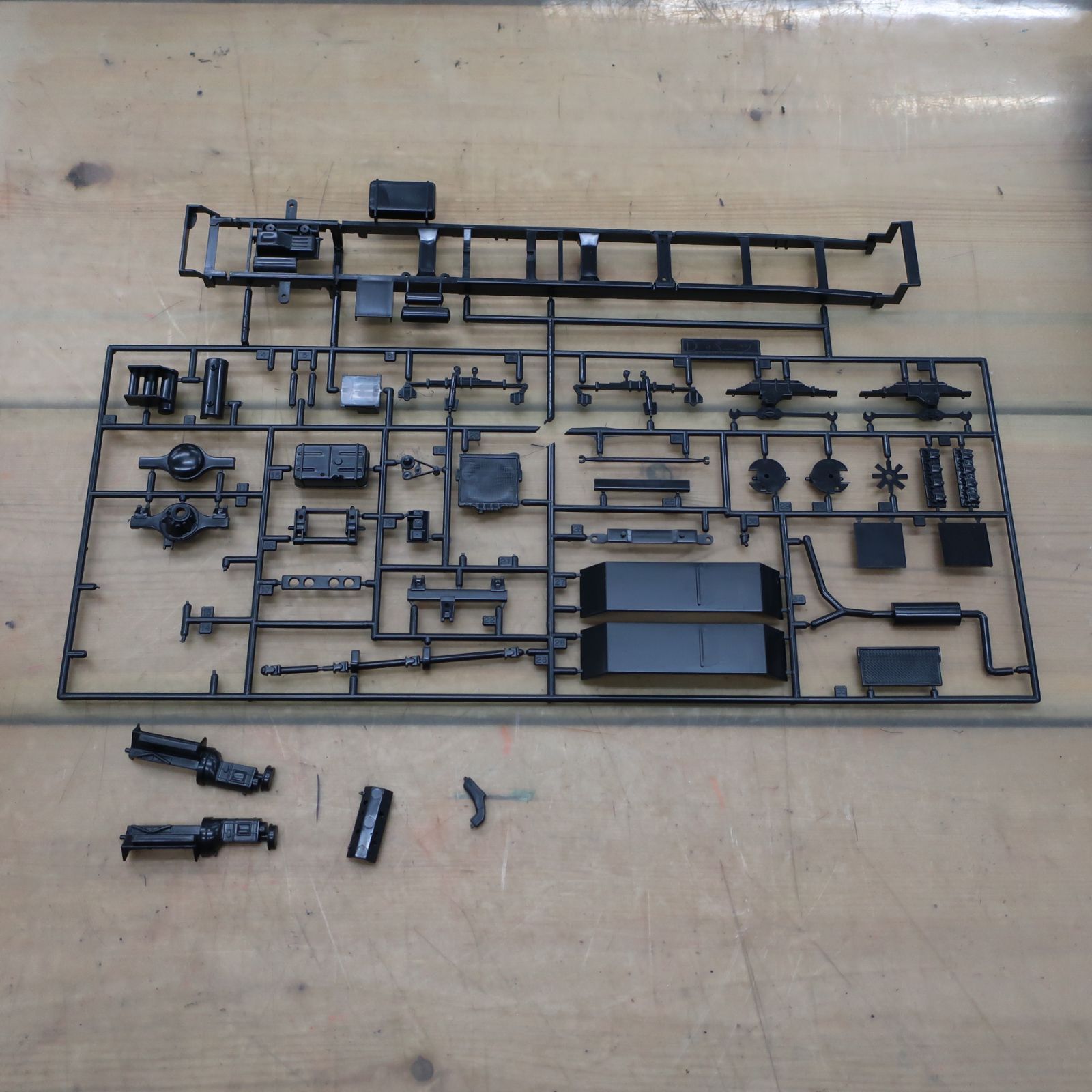 未組立】ISUZU GIGA25 WING CARGO 1/32 いすゞ - メルカリ