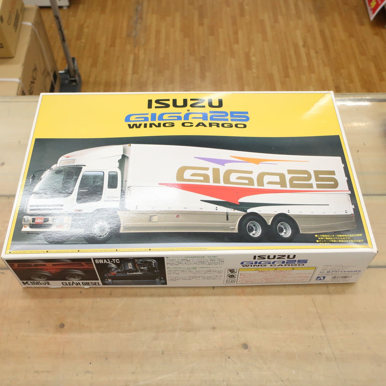 新品未組立／ISUZU GIGA25 WING CARGO／プラモデル／トラック 未組立】ISUZU GIGA25 WING CARGO 1/32 いすゞ - メルカリ