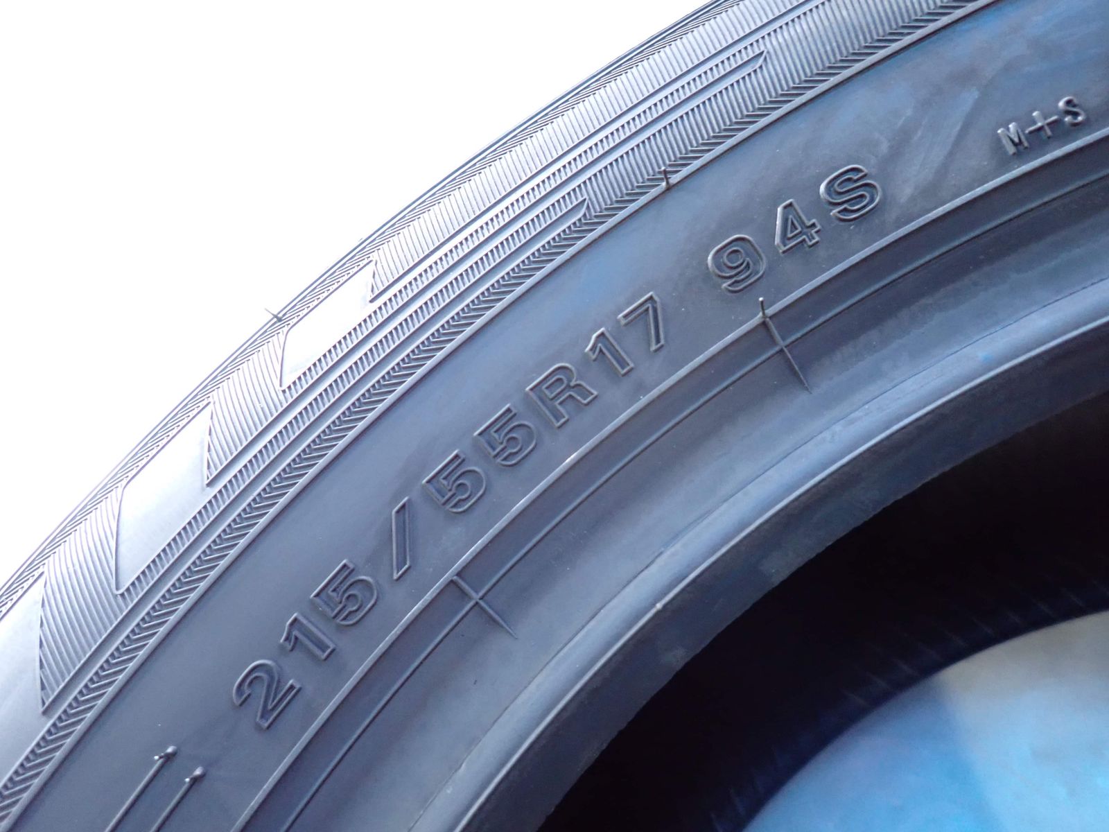 冬新品2024年製 4本SET 会社宛 送料無料 215/55R17 94S ダンロップ