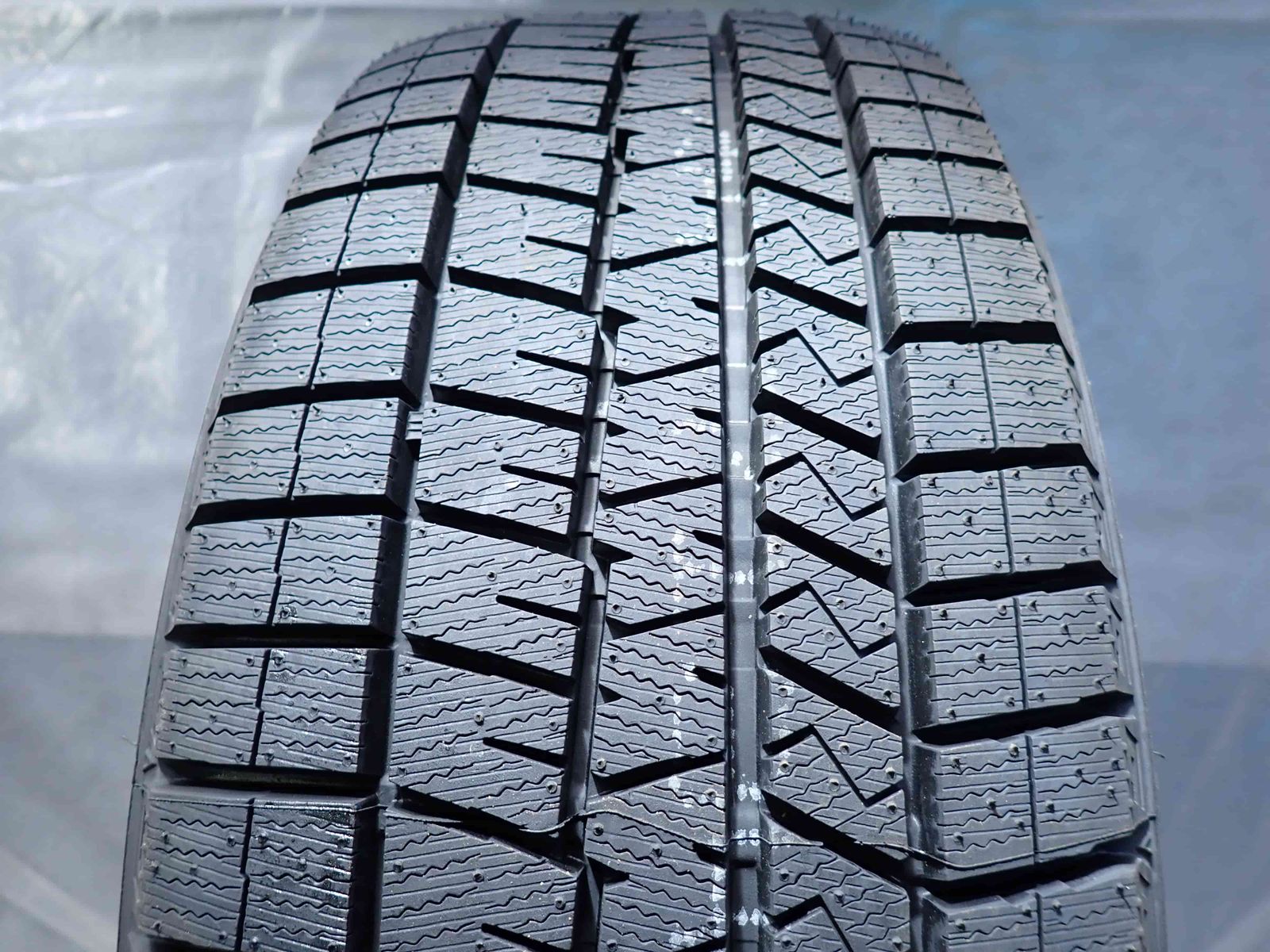 冬新品2024年製 4本SET 会社宛 送料無料 215/55R17 94S ダンロップ