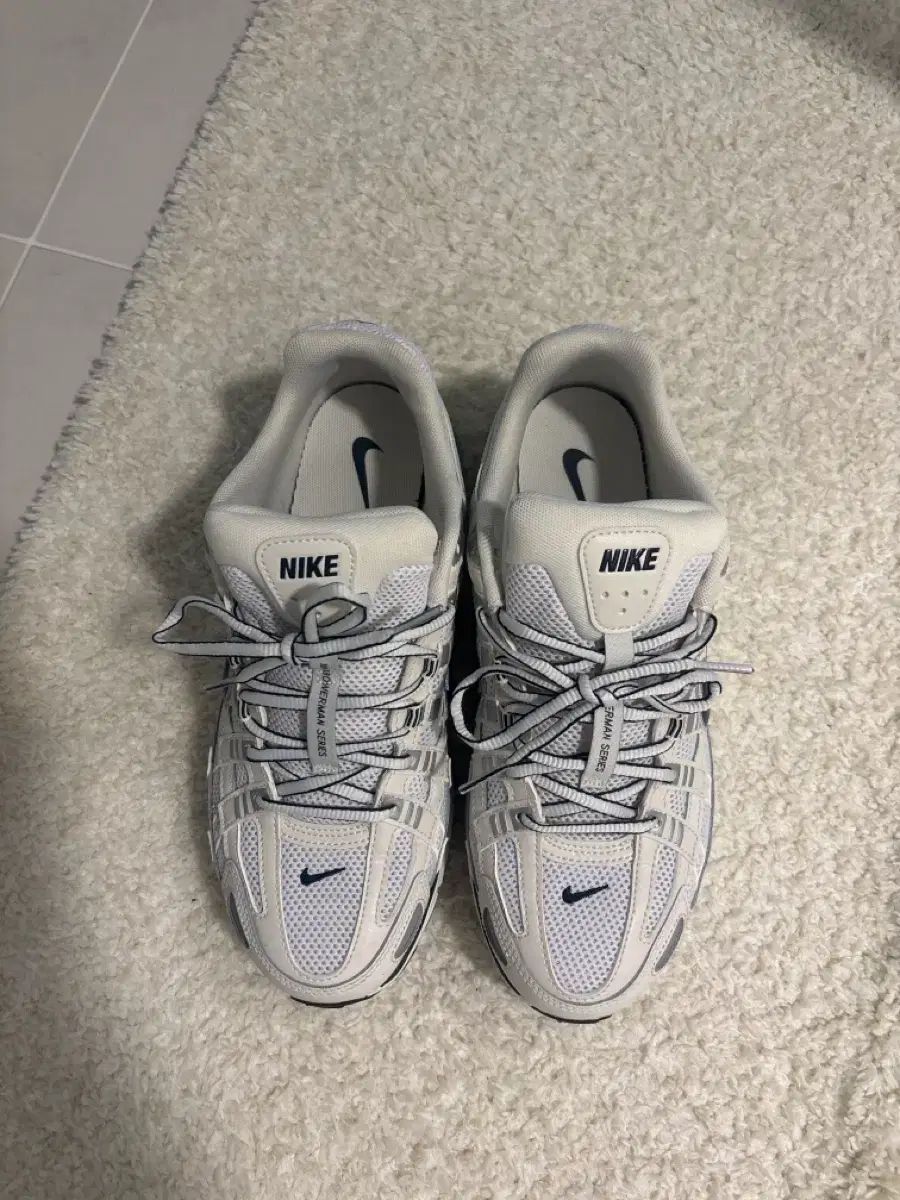 NIKE P6000 出品