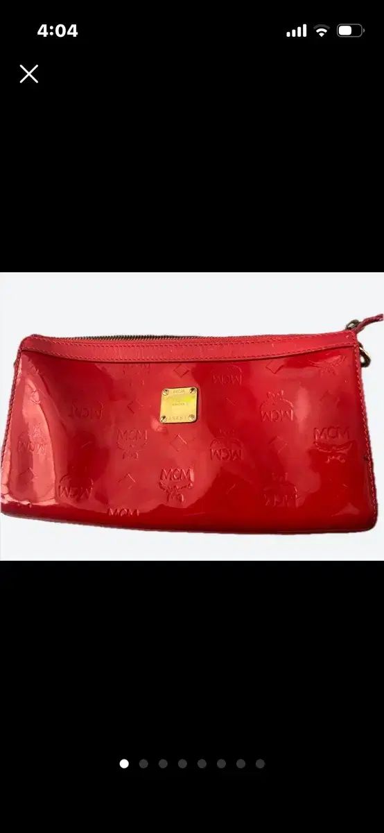 MCM レッド エナメル ロゴ クラッチバッグ