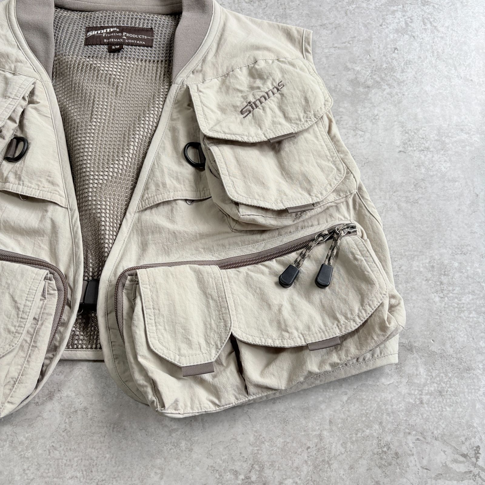SIMMS フィッシングベスト ベージュ/グレー CANADA製 SIMMS Fishing Vest シムス フィッシングベスト - メルカリ