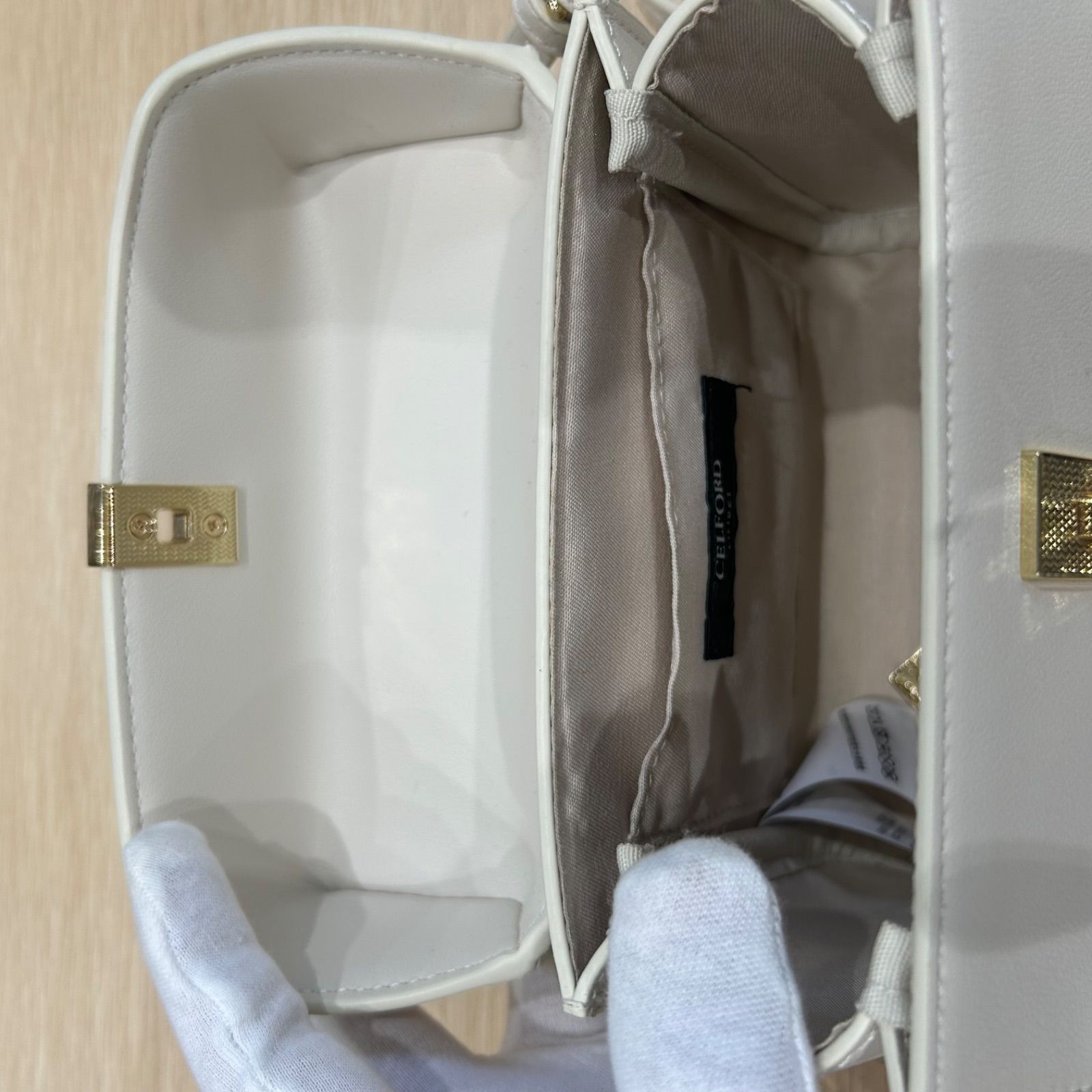 CELFORD ビジュースタッズポシェット S ショルダーバッグ アイボリー
