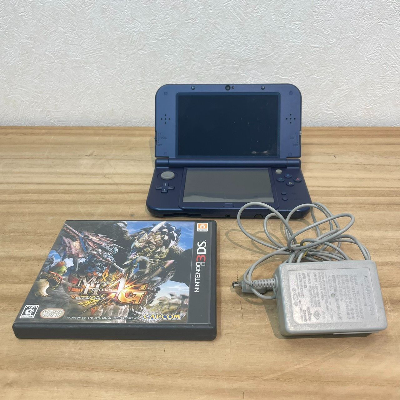 【成】Nintendo ニンテンドー 3DSLL RED-001 メタリックブルー 通電 初期化確認済み モンハンAGセット【6193YO】F14
