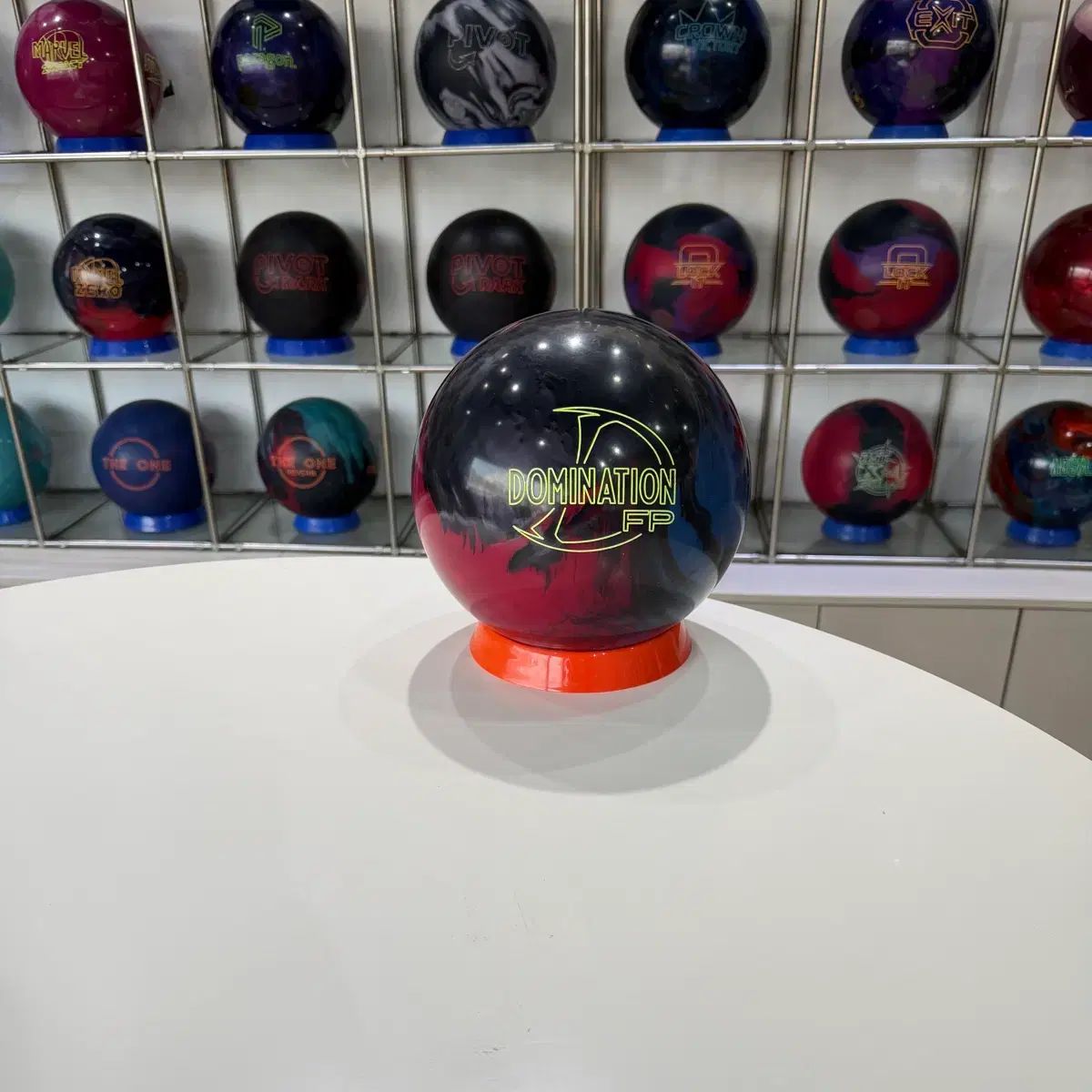 ドミネーション FP (中古ボーリングボール)(おまけ付き リースジコウカノウ)