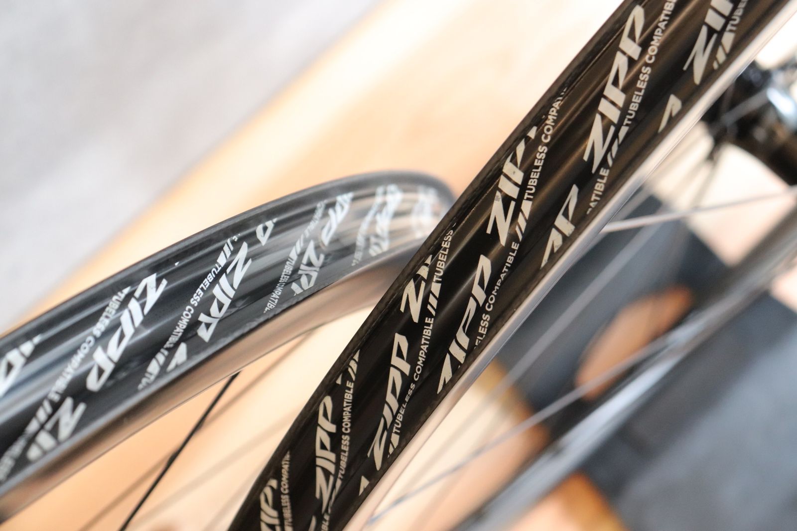 ジップ ZIPP 303S DISC シマノ 11/12S 23㎜ フックレス カーボン