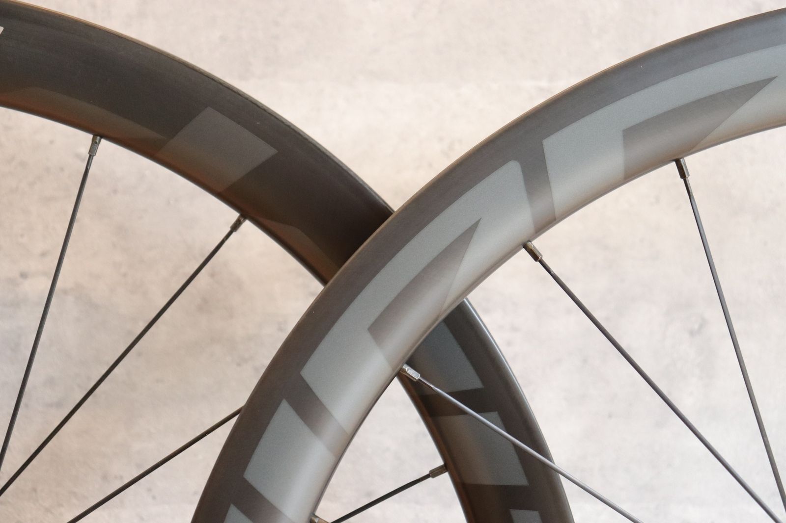 ジップ ZIPP 303S DISC シマノ 11/12S 23㎜ フックレス カーボン