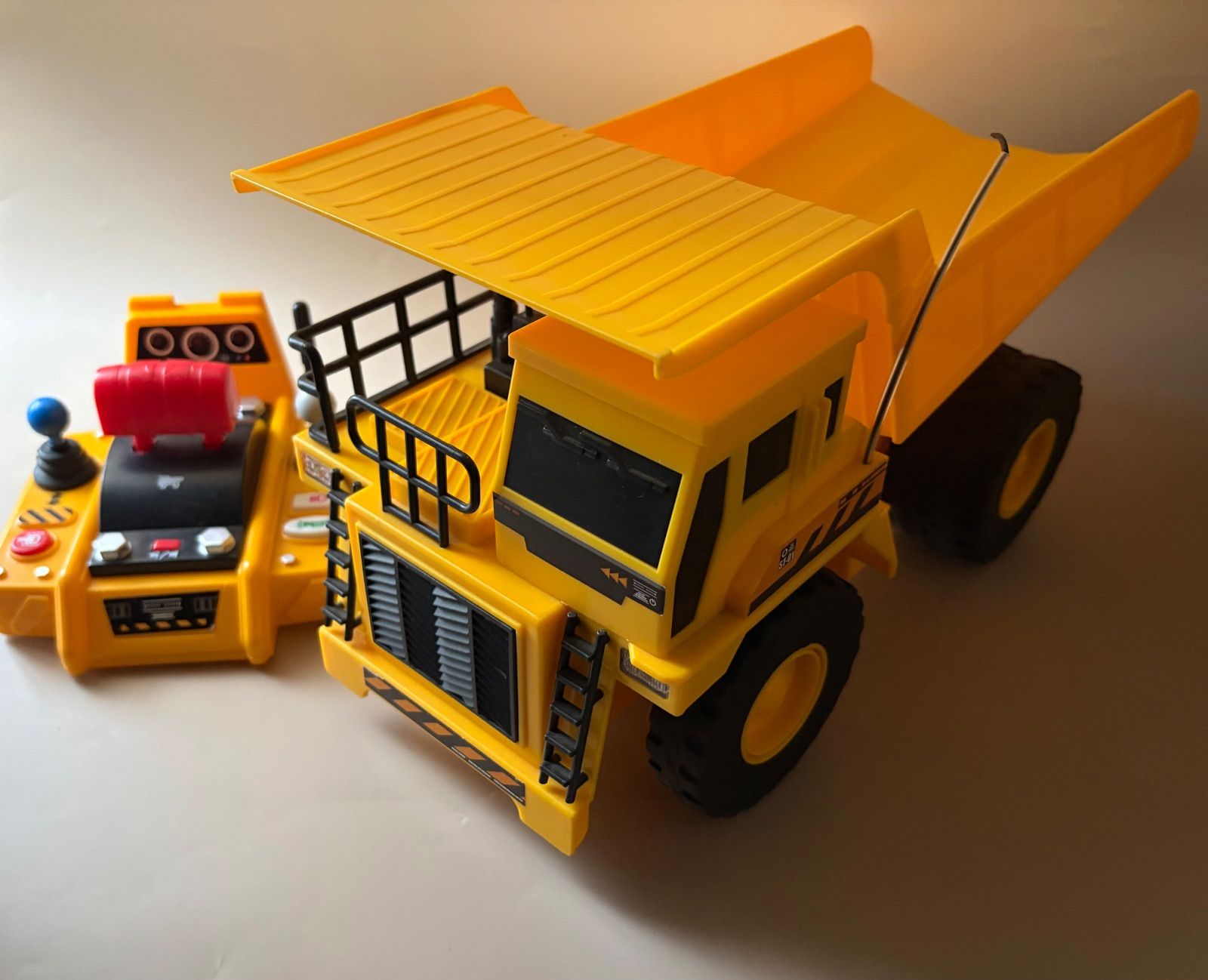 GOLDIOK TOYS ダンプカー ラジコン RC 働く車 27MHz - メルカリ