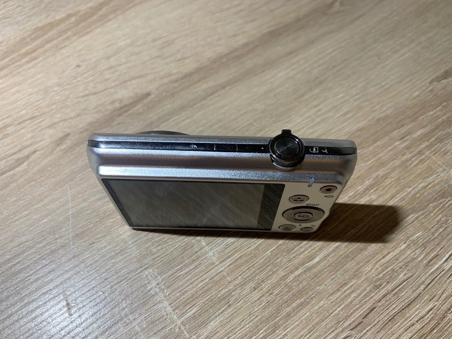 1592 Casio EXILIM EX-Z900 シルバー ジャンク品 デジカメ【ネ