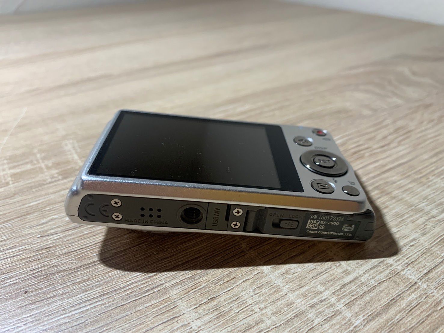 1592 Casio EXILIM EX-Z900 シルバー ジャンク品 デジカメ【ネ
