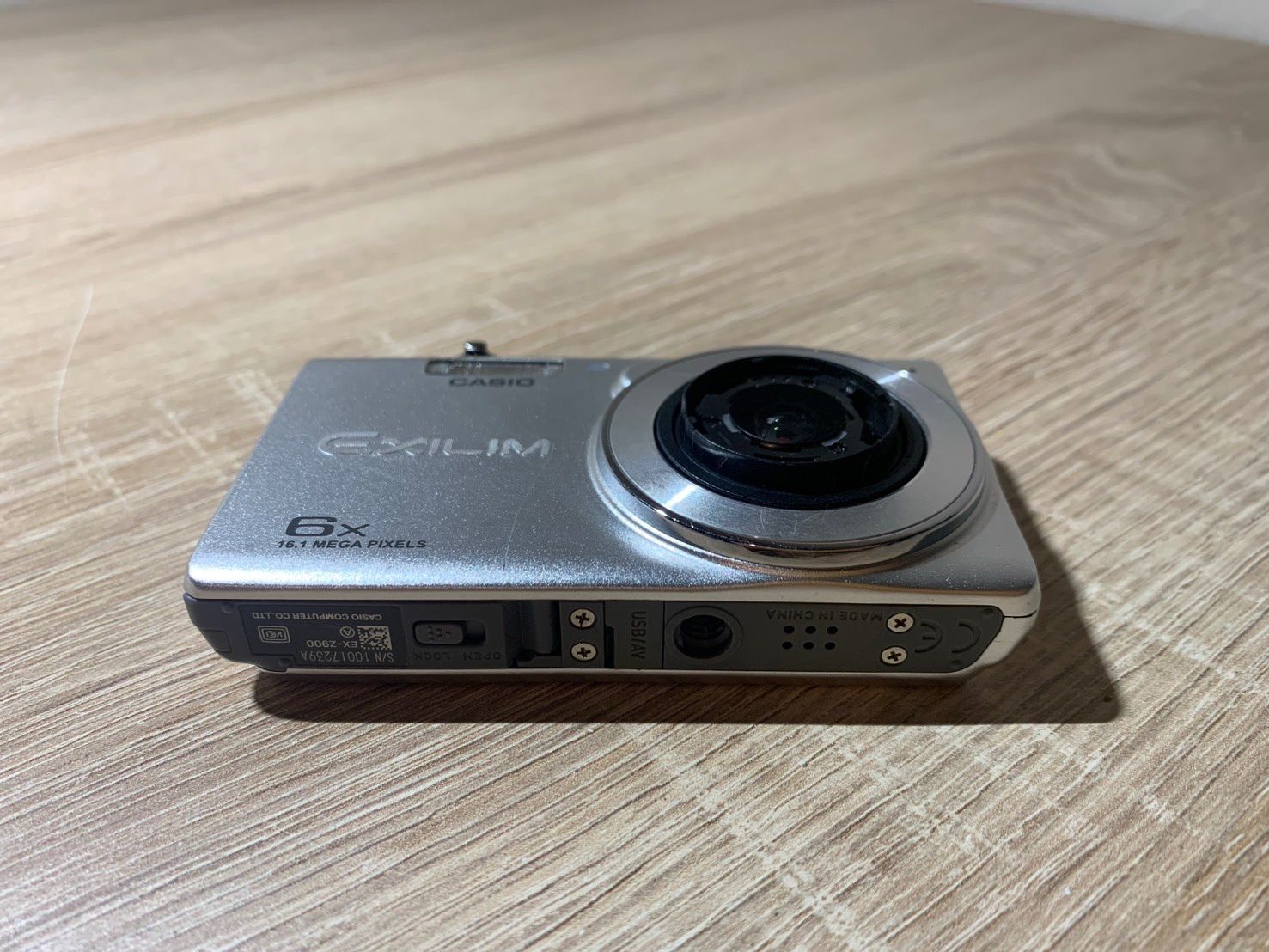 1592 Casio EXILIM EX-Z900 シルバー ジャンク品 デジカメ【ネ
