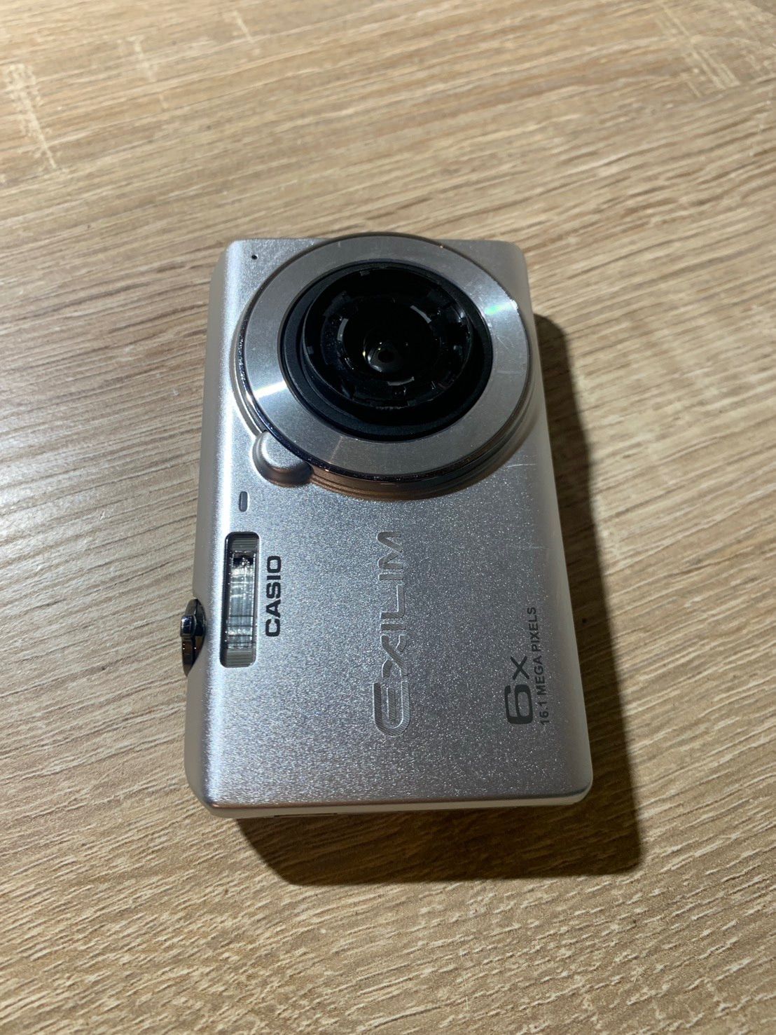 1592 Casio EXILIM EX-Z900 シルバー ジャンク品 デジカメ【ネ
