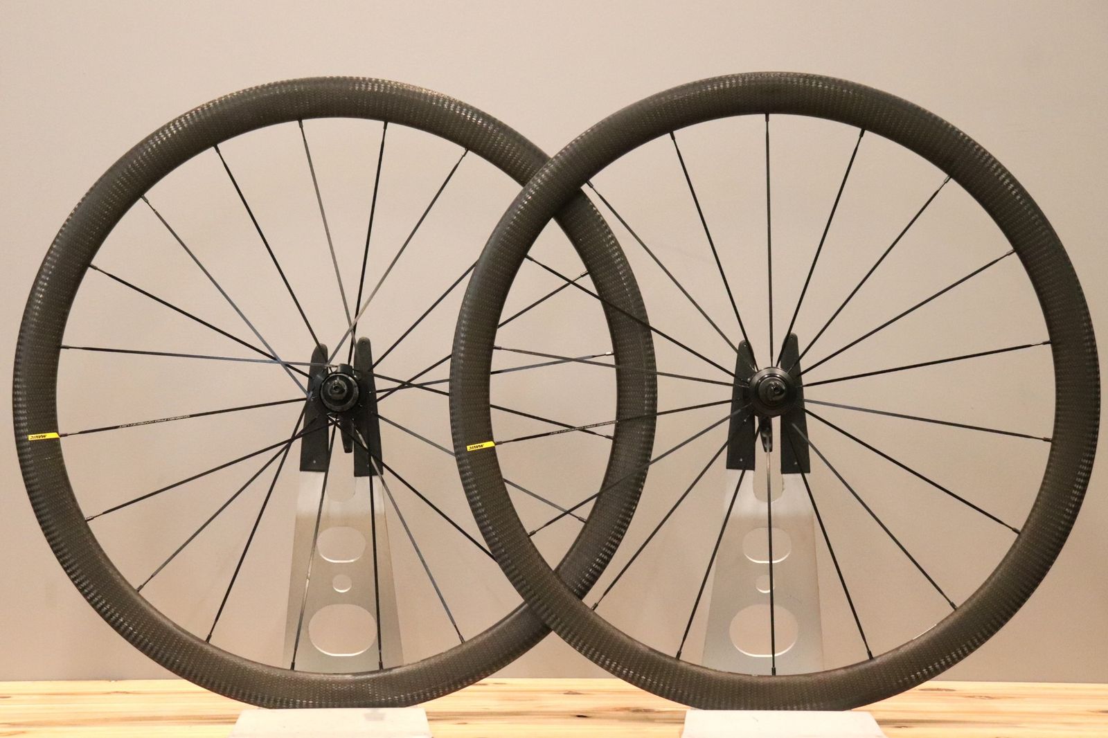 マヴィック MAVIC コスミック COSMIC PRO CARBON UST カーボン 