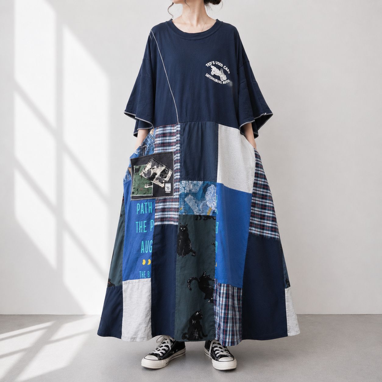 RMK blue｜２XL｜古着リメイクワンピース｜ゆったり大きめ　ゆるダボ｜七分袖｜黒猫パッチワーク　紺ネイビーＴシャツ
