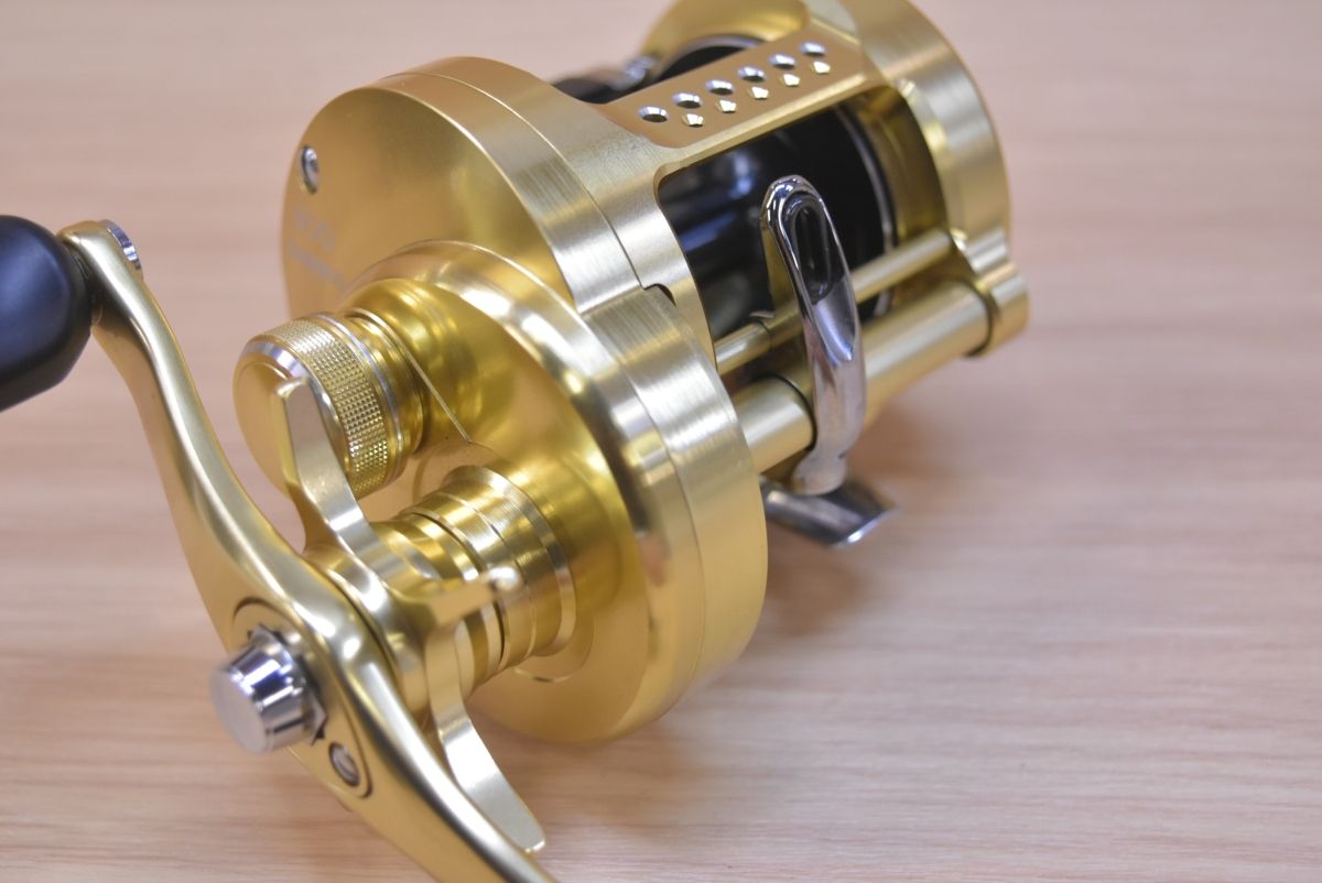 超美品 シマノ 18カルカッタ コンクエスト400 SHIMANO CALCUTTA