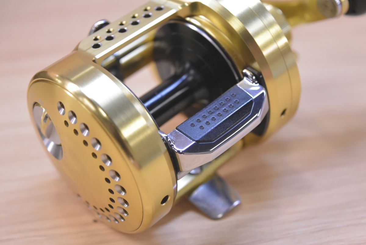 超美品 シマノ 18カルカッタ コンクエスト400 SHIMANO CALCUTTA