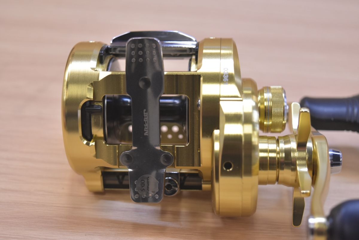 シマノ 18 カルカッタコンクエスト 400 ベイトリール SHIMANO CALCUTTA